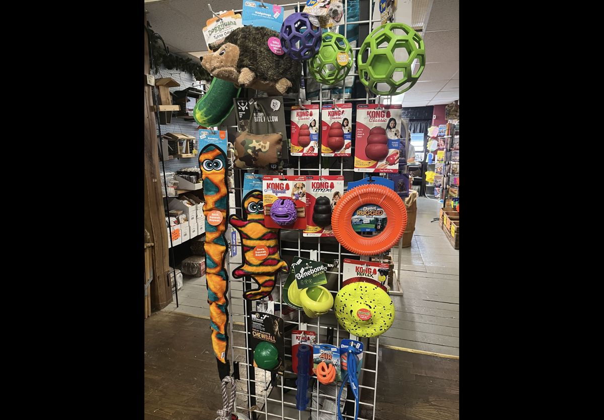 Pet Food & Supplies at Quality Feeds Farm & Pet
